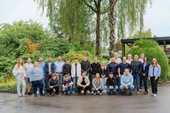 Der SWL-Konzern hieß am 1. September 2025 insgesamt 13 neue Azubis und einen Umschüler zum Start in das Berufsleben willkommen.